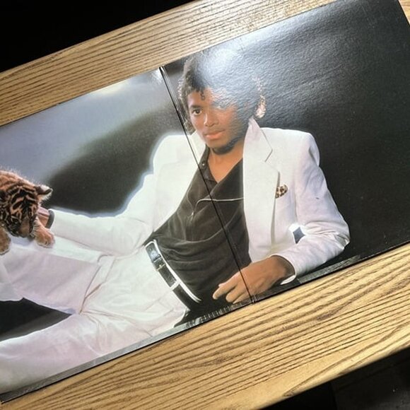 Epic Thriller Studio Album by Michael Jackson Vinyl Record - Picture 6 of 6